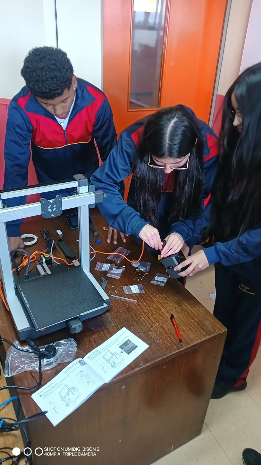 ¡Innovación en marcha! Nueva impresora 3D con filamento reciclado llega al Colegio Las Américas