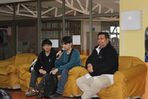 Tercer Día de la Semana TP: Conversatorio y Torneo de Free Fire en el Colegio Las Américas