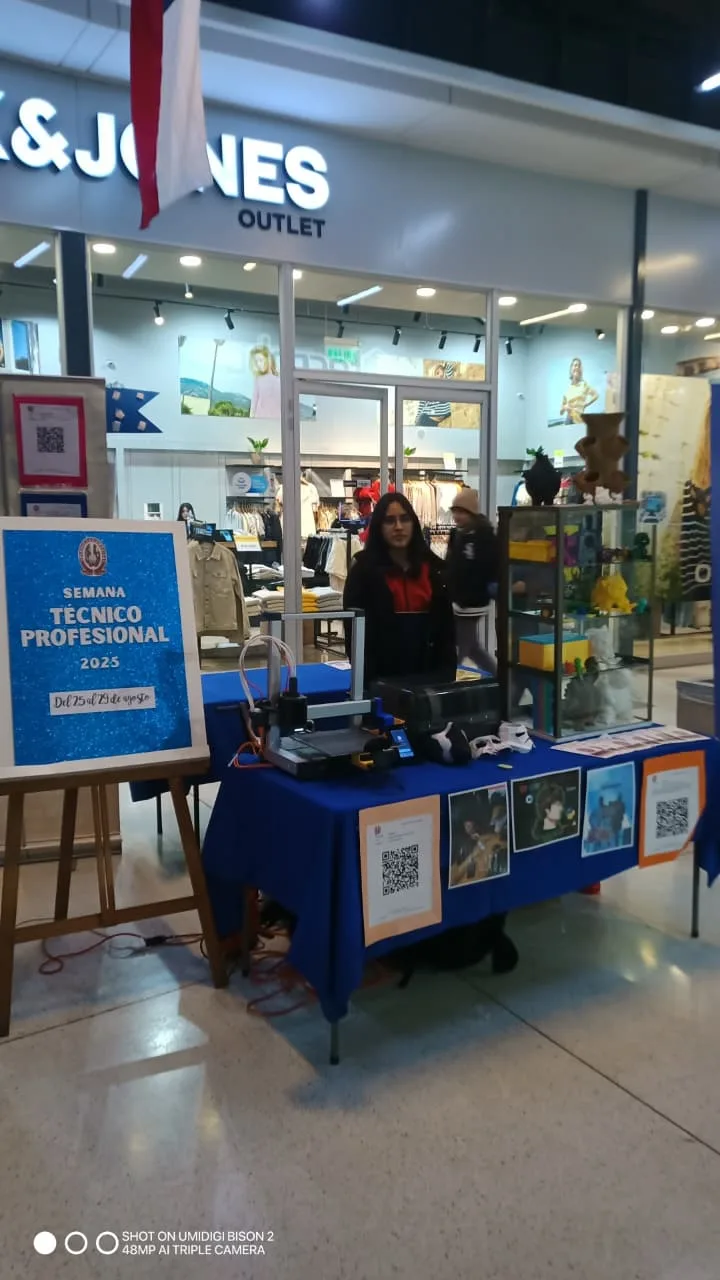 Colegio Las Américas destaca en Easton Outlet Mall con innovadora muestra tecnológica