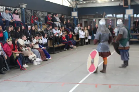 ¡Un Viaje en el Tiempo! Alumnos de 7° Reviven la Historia en la Expo Medieval Colegio Las Américas de Temuco