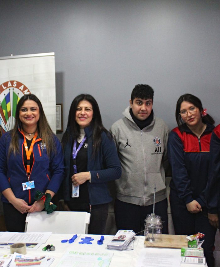 Estudiantes destacan en stand ambiental por el Día del Medio Ambiente