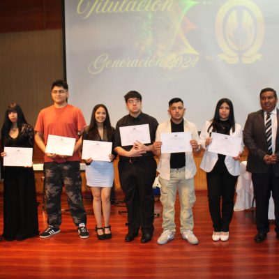 Éxito y Tecnología: Estudiantes de las Américas Reciben su Título de Técnico en Programación de Nivel Medio